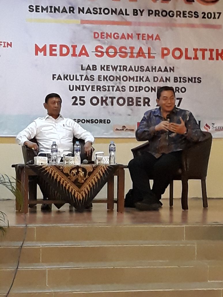 Seminar Nasional Media Sosial Politik